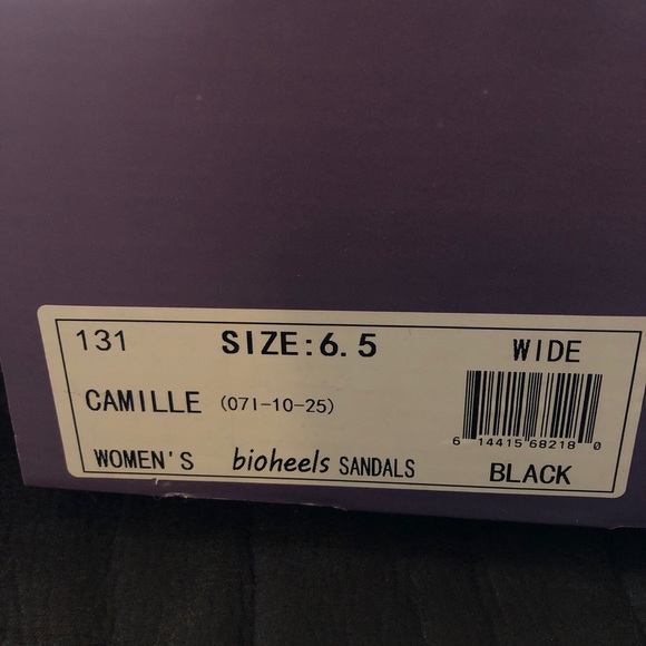 Orthotic lightweight sandals.  Fully adjustable. Snake skin black patent print - Picture 6 of 9